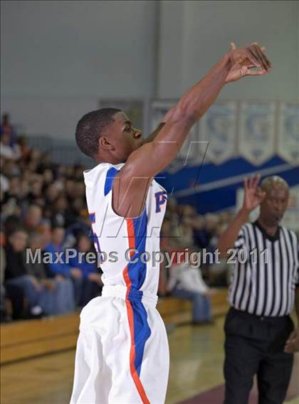 Thumbnail 1 in University vs. St. Joseph Notre Dame (CIF NorCal D5 Final) photogallery.