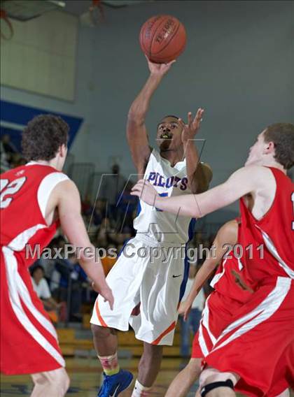 Thumbnail 1 in University vs. St. Joseph Notre Dame (CIF NorCal D5 Final) photogallery.