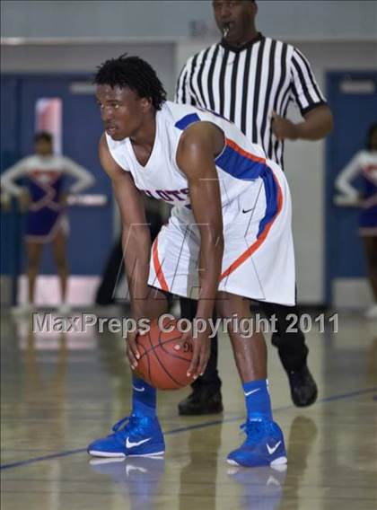 Thumbnail 3 in University vs. St. Joseph Notre Dame (CIF NorCal D5 Final) photogallery.