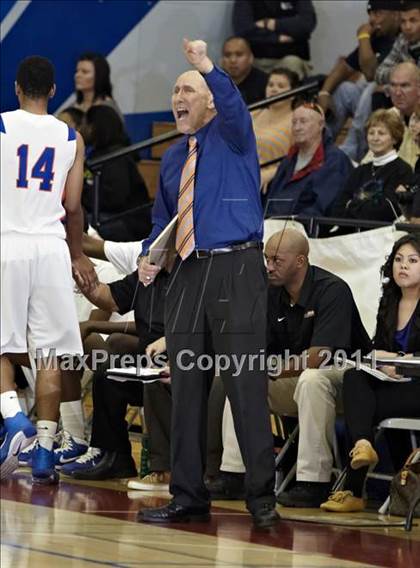 Thumbnail 2 in University vs. St. Joseph Notre Dame (CIF NorCal D5 Final) photogallery.