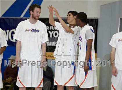Thumbnail 2 in University vs. St. Joseph Notre Dame (CIF NorCal D5 Final) photogallery.