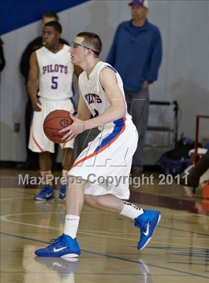 Thumbnail 1 in University vs. St. Joseph Notre Dame (CIF NorCal D5 Final) photogallery.