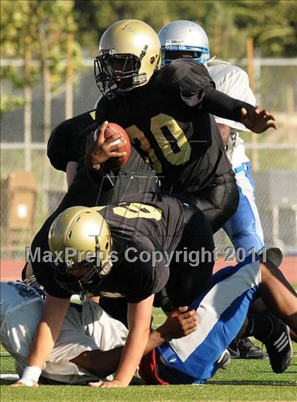 Thumbnail 3 in Citrus Valley vs. Silver Valley photogallery.