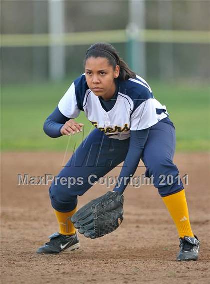 Thumbnail 3 in Liberty Ranch vs. Inderkum (Victory Pre-Season T.O.C.) photogallery.
