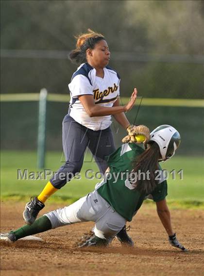 Thumbnail 2 in Liberty Ranch vs. Inderkum (Victory Pre-Season T.O.C.) photogallery.
