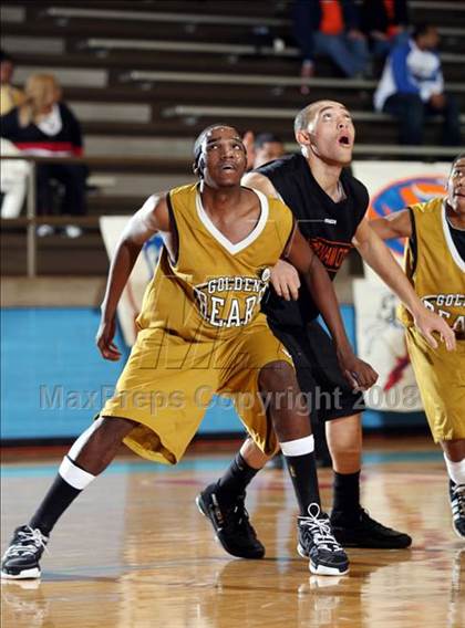 Thumbnail 1 in South Oak Cliff vs Putnam City (Texas-Oklahoma Shootout) photogallery.