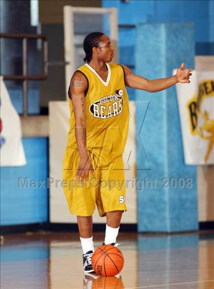 Thumbnail 3 in South Oak Cliff vs Putnam City (Texas-Oklahoma Shootout) photogallery.
