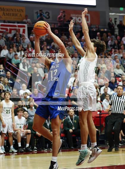 Thumbnail 2 in Snow Canyon vs. Dixie (UHSAA 4A Final) photogallery.