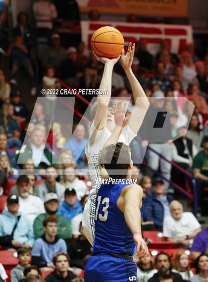 Thumbnail 3 in Snow Canyon vs. Dixie (UHSAA 4A Final) photogallery.