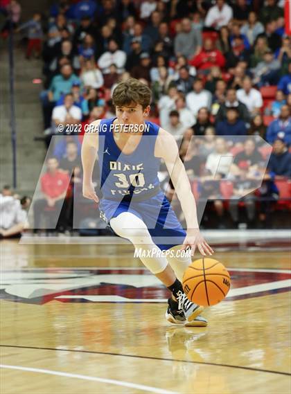 Thumbnail 3 in Snow Canyon vs. Dixie (UHSAA 4A Final) photogallery.