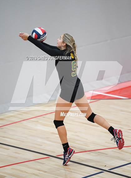 Thumbnail 3 in Maria Carrillo vs. Rancho Cotate photogallery.