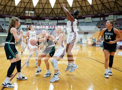 Thumbnail 2 in Greeneville @ Dobyns-Bennett photogallery.