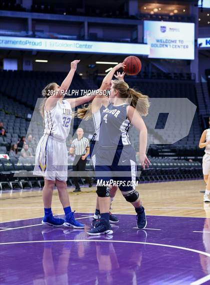 Thumbnail 3 in Amador vs. Linden (@ Golden 1 Center) photogallery.