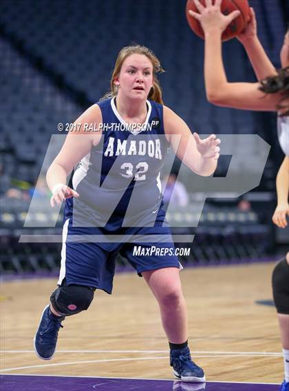 Thumbnail 3 in Amador vs. Linden (@ Golden 1 Center) photogallery.