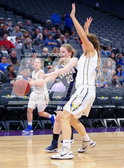 Thumbnail 2 in Amador vs. Linden (@ Golden 1 Center) photogallery.