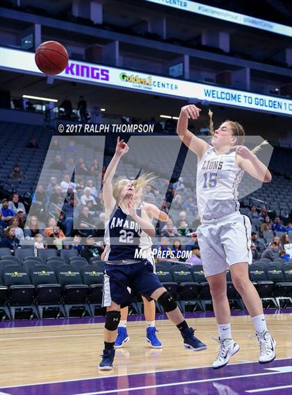 Thumbnail 3 in Amador vs. Linden (@ Golden 1 Center) photogallery.