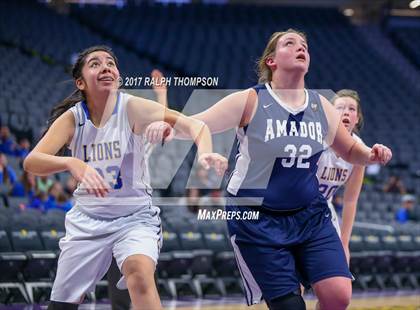 Thumbnail 3 in Amador vs. Linden (@ Golden 1 Center) photogallery.