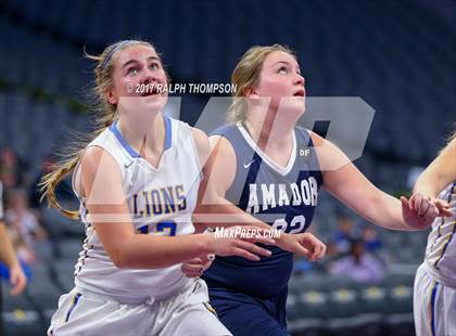 Thumbnail 1 in Amador vs. Linden (@ Golden 1 Center) photogallery.