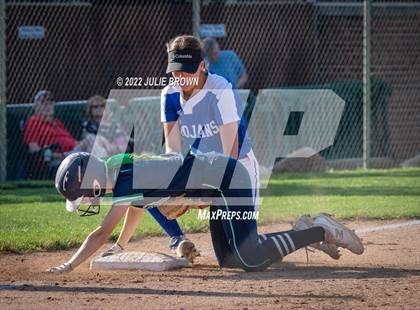 Thumbnail 2 in Cathedral vs. Indianapolis Bishop Chatard (IHSAA 3A Sectional Final) photogallery.