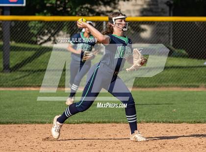 Thumbnail 3 in Cathedral vs. Indianapolis Bishop Chatard (IHSAA 3A Sectional Final) photogallery.