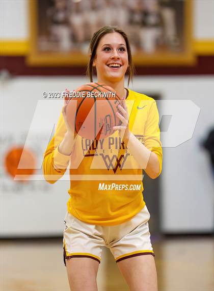 Thumbnail 3 in Tioga @ Collinsville photogallery.