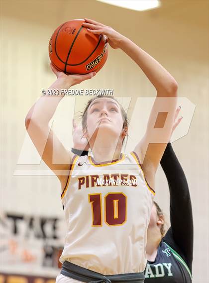 Thumbnail 2 in Tioga @ Collinsville photogallery.