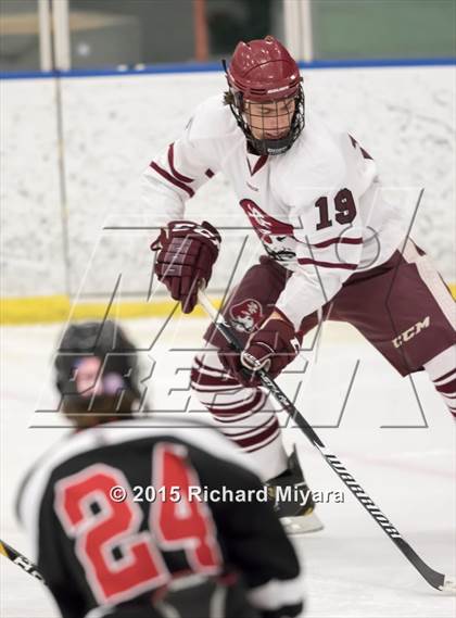 Thumbnail 1 in Hanover vs. Bedford (Bauer Holiday Tournament) photogallery.