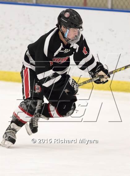 Thumbnail 1 in Hanover vs. Bedford (Bauer Holiday Tournament) photogallery.