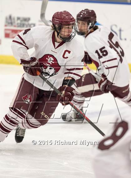 Thumbnail 1 in Hanover vs. Bedford (Bauer Holiday Tournament) photogallery.