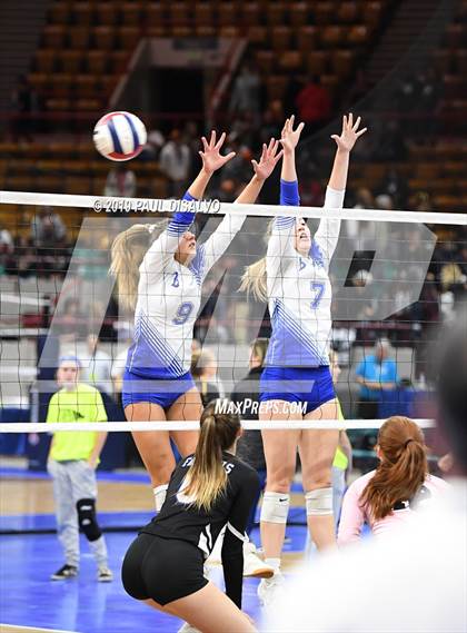 Thumbnail 2 in Broomfield vs. Highlands Ranch (CHSAA 5A Round 1) photogallery.