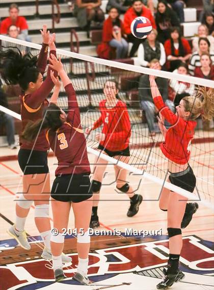 Thumbnail 2 in Menlo-Atherton vs. San Benito (CIF CCS D1 Semifinal) photogallery.