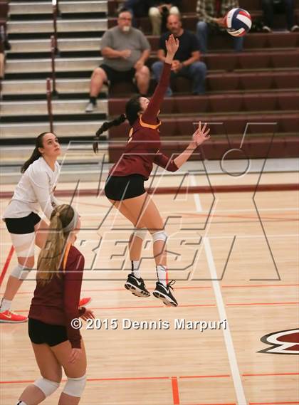 Thumbnail 3 in Menlo-Atherton vs. San Benito (CIF CCS D1 Semifinal) photogallery.