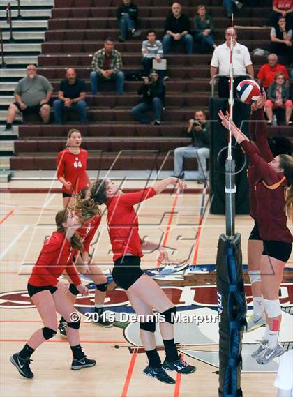 Thumbnail 2 in Menlo-Atherton vs. San Benito (CIF CCS D1 Semifinal) photogallery.