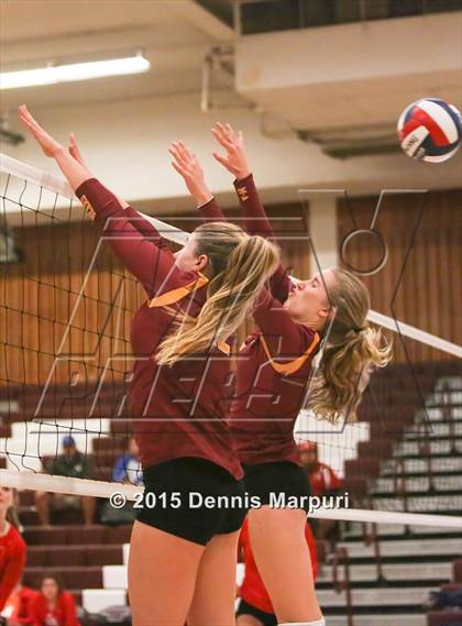 Thumbnail 2 in Menlo-Atherton vs. San Benito (CIF CCS D1 Semifinal) photogallery.