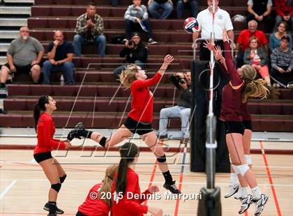 Thumbnail 3 in Menlo-Atherton vs. San Benito (CIF CCS D1 Semifinal) photogallery.