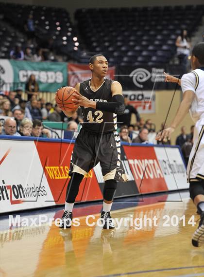 Thumbnail 2 in Parker Vs Mater Dei Catholic (CIF SDS D2 Final) photogallery.