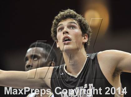 Thumbnail 2 in Parker Vs Mater Dei Catholic (CIF SDS D2 Final) photogallery.