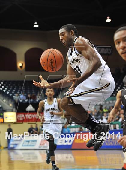 Thumbnail 3 in Parker Vs Mater Dei Catholic (CIF SDS D2 Final) photogallery.