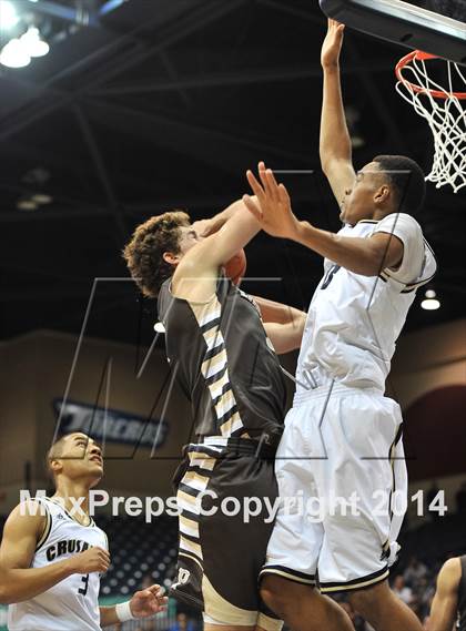 Thumbnail 1 in Parker Vs Mater Dei Catholic (CIF SDS D2 Final) photogallery.