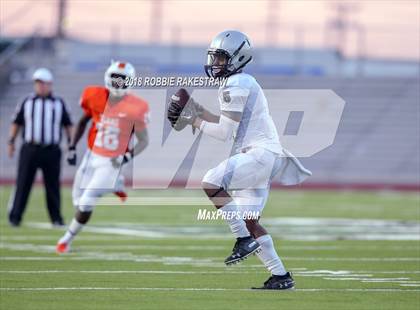 Thumbnail 3 in Texas vs. Hendrickson photogallery.