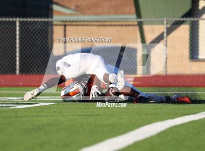 Thumbnail 3 in Texas vs. Hendrickson photogallery.