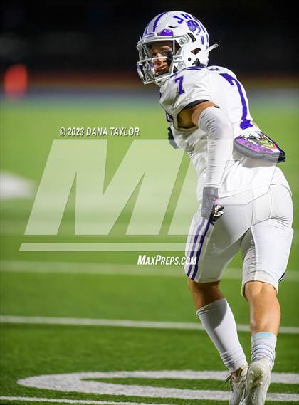 Thumbnail 3 in Jacksboro vs Holliday (UIL 3A Region 1 - D2 Regional Playoff) photogallery.