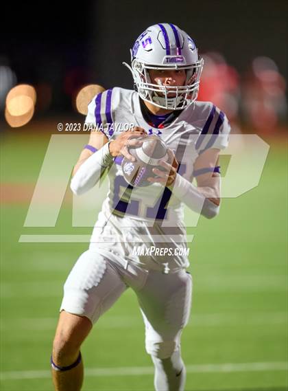 Thumbnail 2 in Jacksboro vs Holliday (UIL 3A Region 1 - D2 Regional Playoff) photogallery.