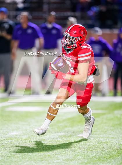 Thumbnail 3 in Jacksboro vs Holliday (UIL 3A Region 1 - D2 Regional Playoff) photogallery.