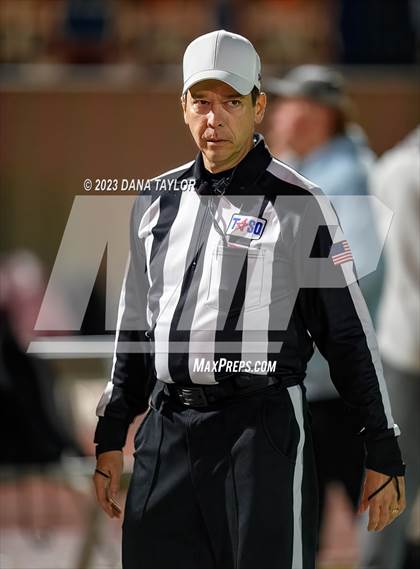 Thumbnail 2 in Jacksboro vs Holliday (UIL 3A Region 1 - D2 Regional Playoff) photogallery.