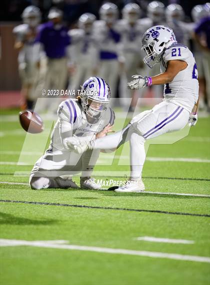 Thumbnail 2 in Jacksboro vs Holliday (UIL 3A Region 1 - D2 Regional Playoff) photogallery.