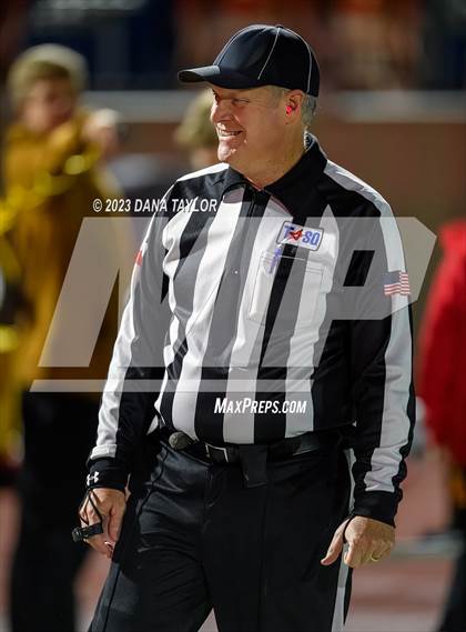 Thumbnail 2 in Jacksboro vs Holliday (UIL 3A Region 1 - D2 Regional Playoff) photogallery.