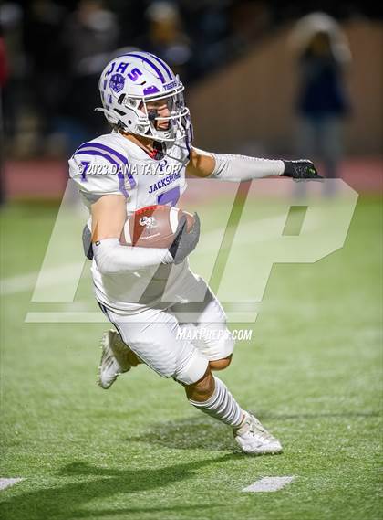 Thumbnail 2 in Jacksboro vs Holliday (UIL 3A Region 1 - D2 Regional Playoff) photogallery.