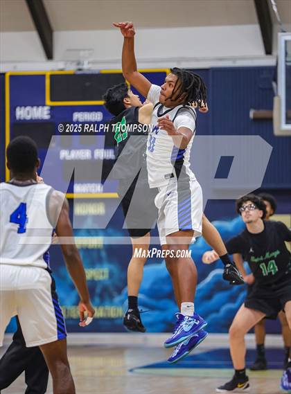 Thumbnail 3 in Atwater vs. St. Mary's (53rd Cartwright Classic) photogallery.