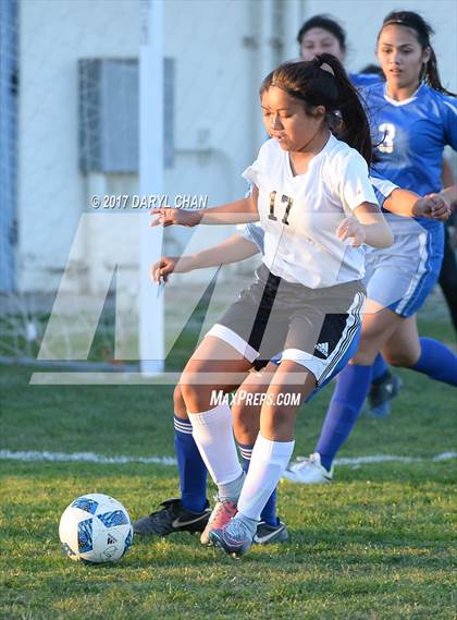 Thumbnail 3 in El Monte vs. Arroyo photogallery.